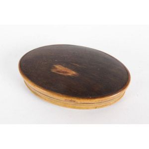 Late Georgian horn snuff box and cover, of oval form, with…