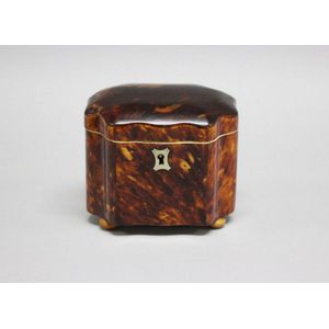 Antique Georgian tortoiseshell tea caddy, approx 9 cm x 10 cm x…