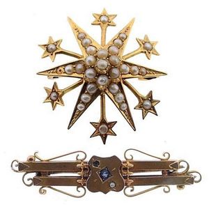 Two Australian 15ct gold brooches; bar brooch by Duggin,…