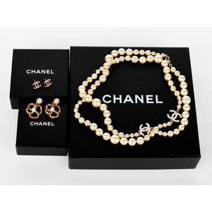 Chanel Pearl Necklace and Earrings Set - Necklace/Chain - Jewellery