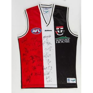 St Kilda: St Kilda jumper signedby c2003 team with c29…