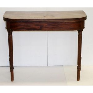 Georgian mahogany tea table with fold over top and double gate…