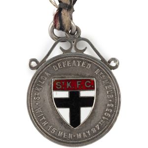 St Kilda: 1933 sterling silver badge with enamel crest & 'St…
