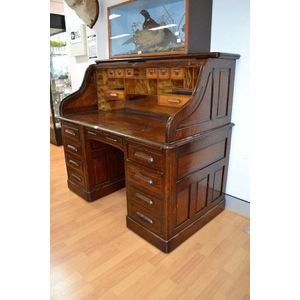 Cutler roll store top desk