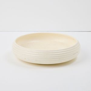 A hand-potted bowl by Ernest Shufflebotham for Crown Lynn, with&hellip;