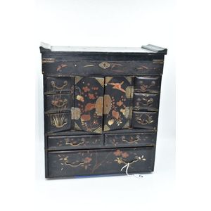 Victorian Oriental lacquered handpainted and gilt decorated…