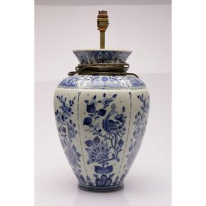 Delft porcelain table lamp, height 48 cm