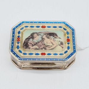 English enamelled sterling silver pill box, with classical…
