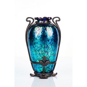 Johann Loetz Witwe, blue iridescent oil spot glass vase, c.…