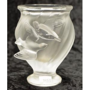 Lalique (France) vase - price guide and values - page 2