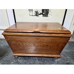 Antique wine cooler, English oak with lion mask handles of&hellip;