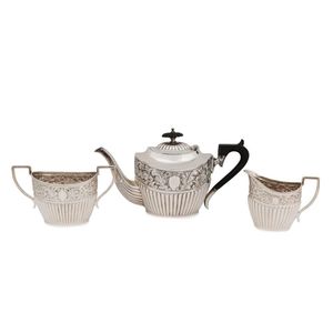 An EPNS tea set by Caris Brothers, comprising a teapot, a jug…