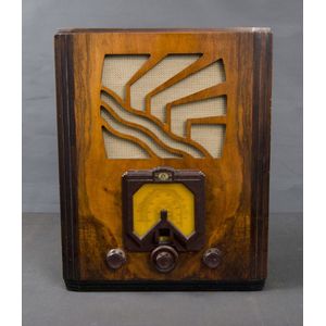 French c1934 wood cased Radio. Trimmed in Art Deco style…