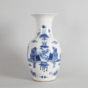 A 19th century Chinese blue and white vase, height 39 cm,…