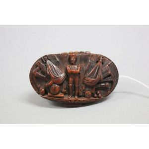 Antique French Napoleonic carved treen snuff box, approx 3 cm…