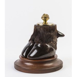 A snuff mull made from an ox's hoof, Scottish, 19th century, on…
