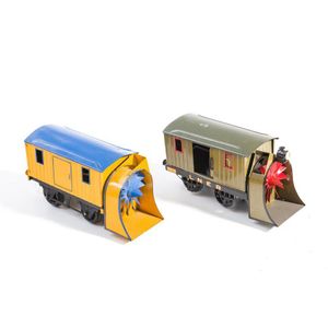 A set of 2 Hornby O gauge snow ploughs, consisting of a boxed…