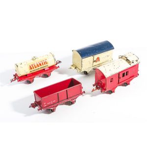 A collection of 4 pieces of Robilt 4 wheel rolling stock…