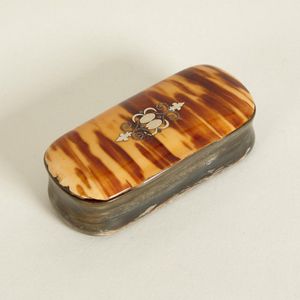 A 19th century snuff box, decorated in a tortoise shell and…
