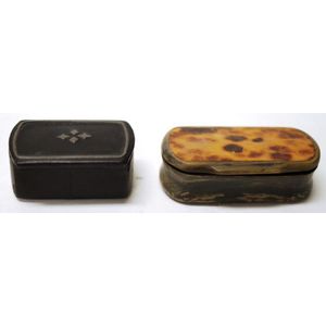Two Georgian lidded snuff boxes including: hand made horn snuff…