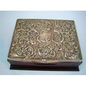 Embossed Silver Trinket Box from Sheffield (1992) - Boxes, Jewellery ...