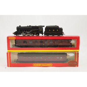 Part boxed 2-8-0 locomotive and tender 8193 LMS with R4100B BR…