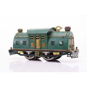 A pre-war Lionel standard gauge boxed 10E 0-4-0 electric…