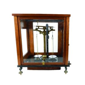 Old Science Scale Vintage scientific and laboratory scales - price guide and values