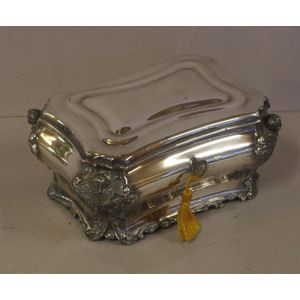Silver plate jewellery box, with cherub decoration to box base…