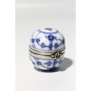 A Royal Copenhagen blue & white pill box, sterling silver mounts