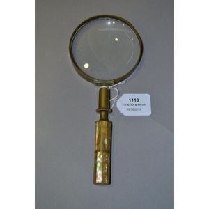 Antique magnifying glass with mother of pearl handle, approx 21.…