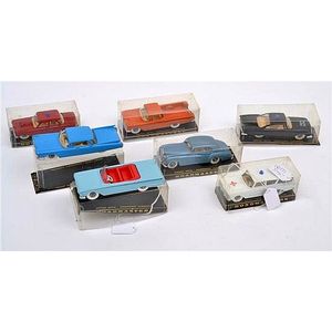 Seven Lonestar Roadmaster models, including Ford Sunliner…