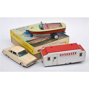 Bandai (Japan) 850 Vacationer set, including friction tinplate…