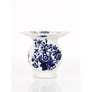 Dr Wall Worcester first period Worcester Spittoon, c. 1770 blue…