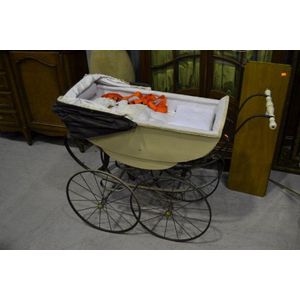 Vintage French baby carriage, with doll, approx 94 cm high, 120…