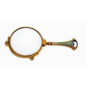 An Art Nouveau lorgnette, the 14ct gold frame with guilloche…