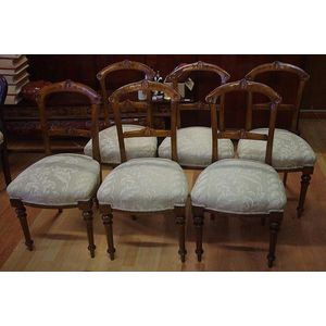 Six Edwardian walnut dining chairs with carved backs and turned&hellip;