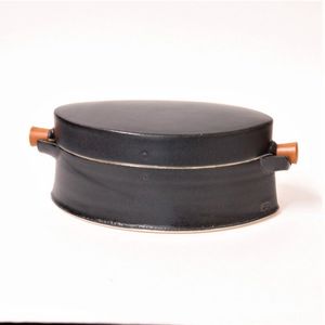 Chris Weaver, iron series black glazed porcelain lidded box,&hellip;