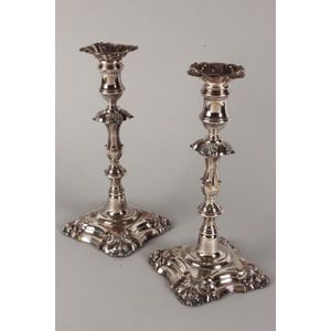 Good pair of Georgian Sheffield plate candlesticks, with…