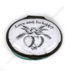 A Georgian Bilston enamel patch box, the hinged lid with…