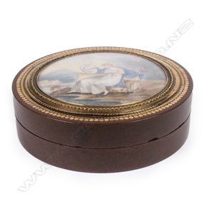 A late 18th century French gold mounted tortoiseshell and…