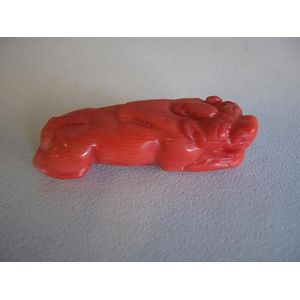 Chinese carved small coral figure of beast 5 cm