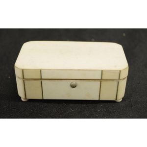 Georgian ivory trinket box banded decoration to exterior, on…