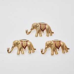 Three circus elephant brooches, Monet. Gold tone with red and&hellip;