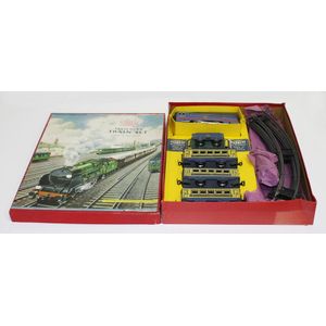 Mettoy O Gauge Passenger Train Set, #5362 Set consists of…