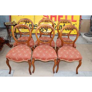 Set 6 Victorian walnut dining chairs with serpentine front