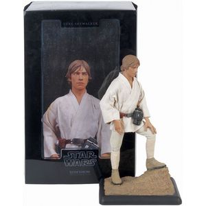 Star Wars: 1/4 Scale Statues by Sideshow Collectibles - Luke…
