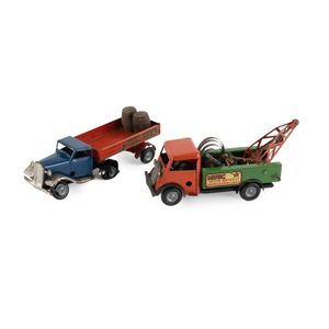 2 various Tri-ang Minic clockwork vehicles. Includes post-war…