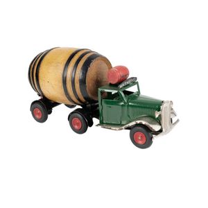 Tri-ang Minic Watneys barrel lorry. Cat 119M clockwork…