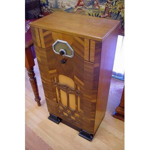 Rare Australian Astor valve radio valve radio in geometrically…